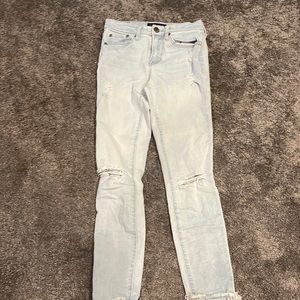 Aeropostale light wash skinny jeans